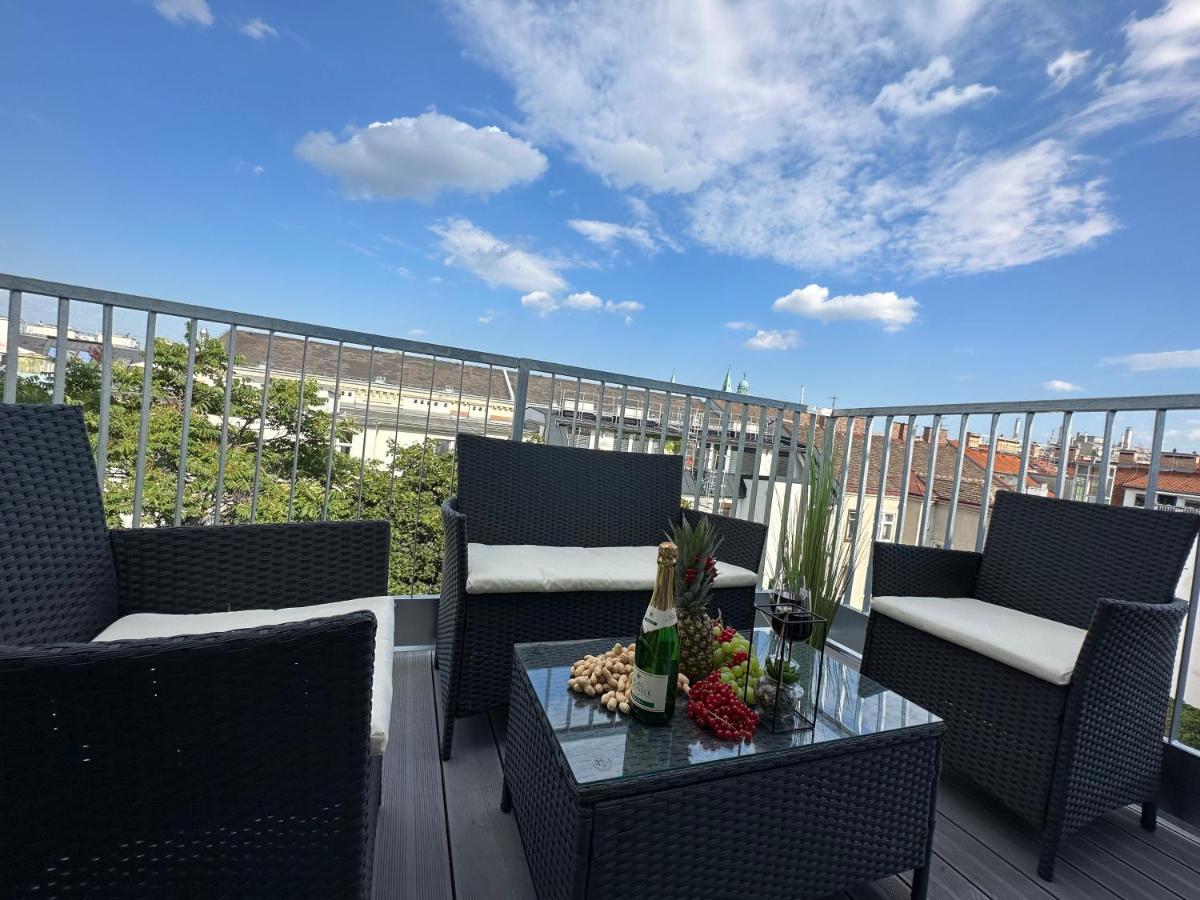Contemporary Apartment With Stunning Views 20 فيينا المظهر الخارجي الصورة